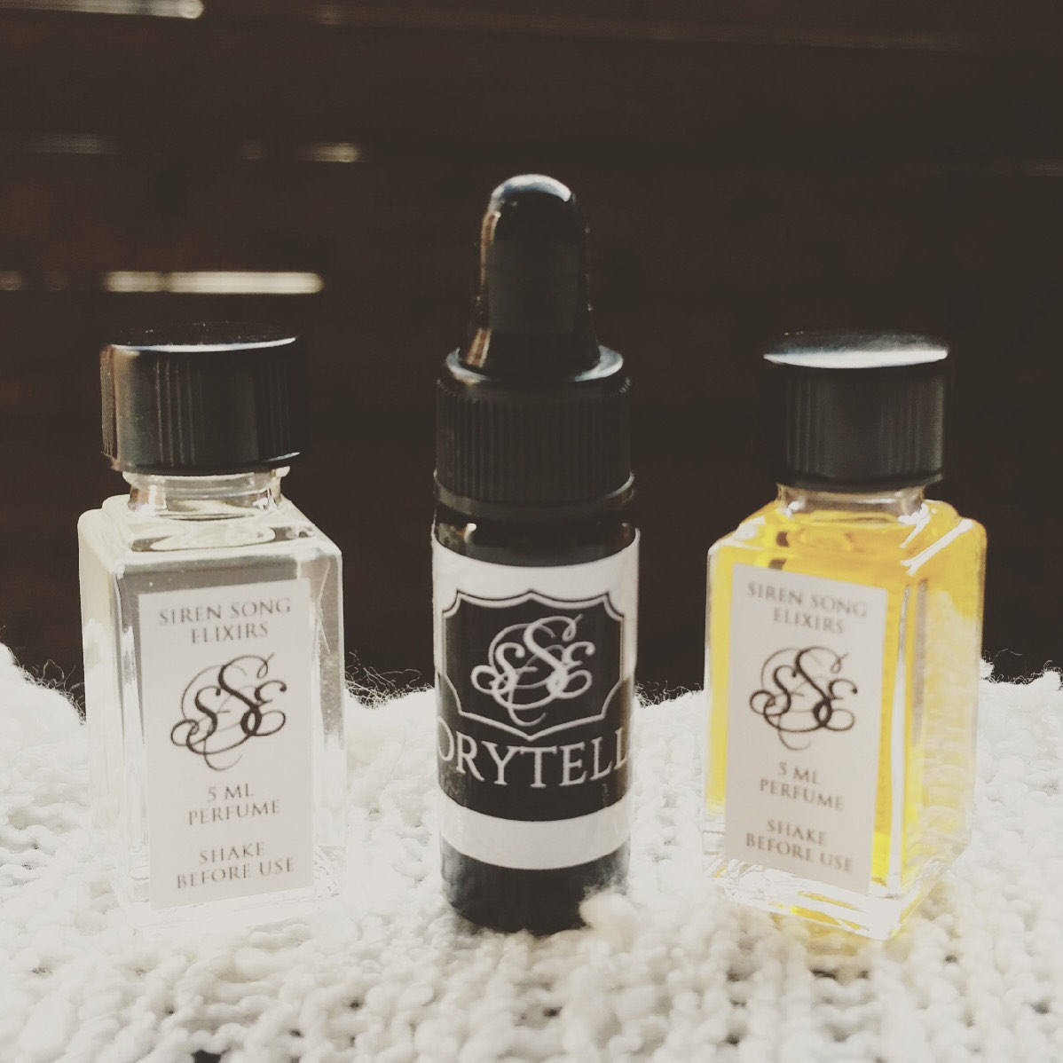 Triss Merigold inspired perfume (Honeycrisp apples, Caramel, Spices/Peony, Amber, Vanilla)
